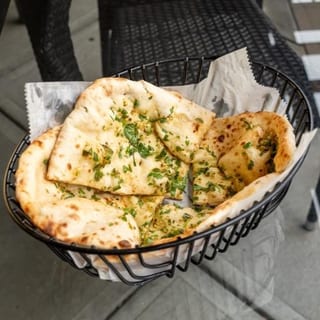 GARLIC NAAN