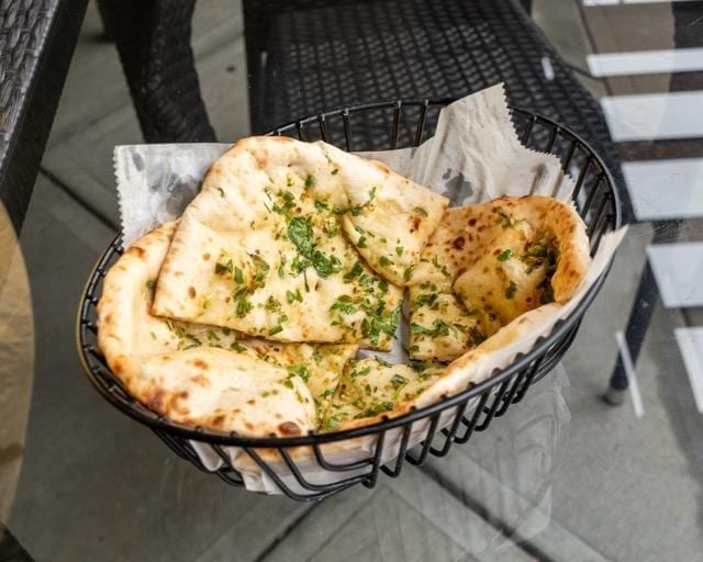 GARLIC NAAN.